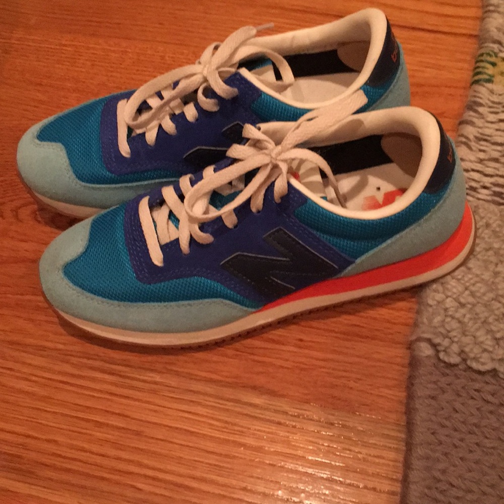 New balance women’s sneaker retro